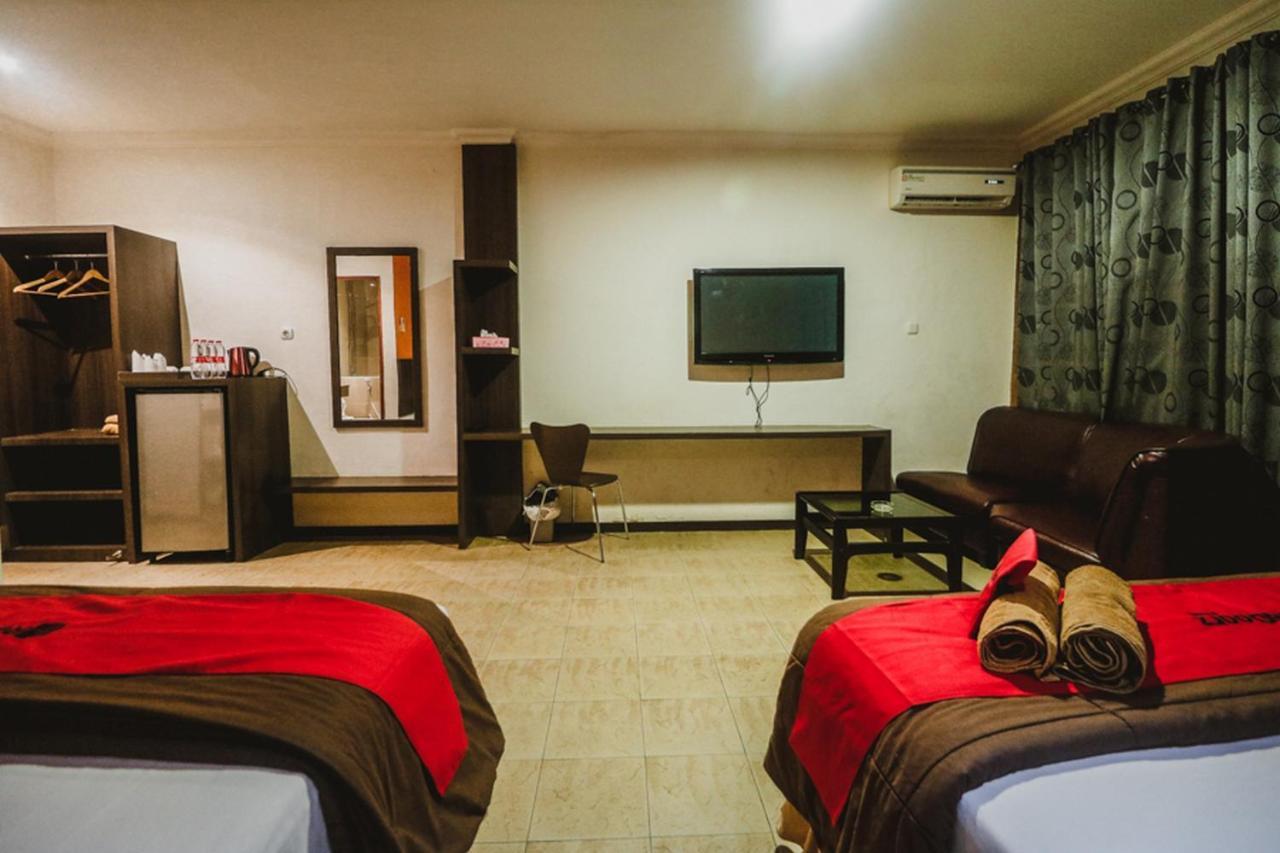 Reddoorz Plus Near Jambi Prima Mall Buitenkant foto