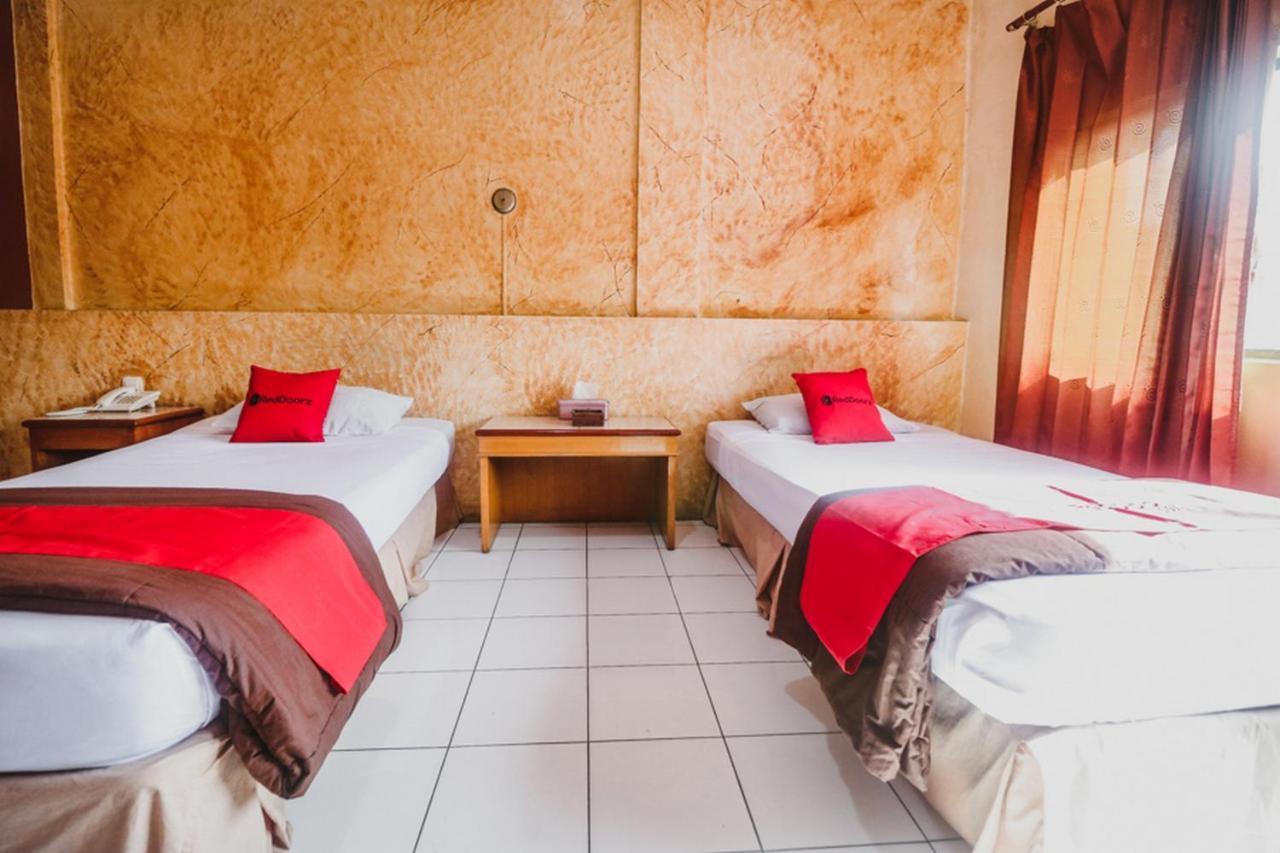 Reddoorz Plus Near Jambi Prima Mall Buitenkant foto