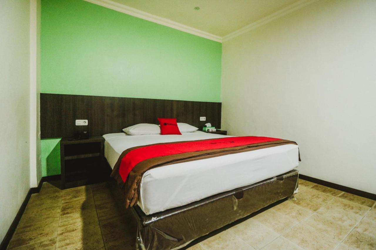 Reddoorz Plus Near Jambi Prima Mall Buitenkant foto