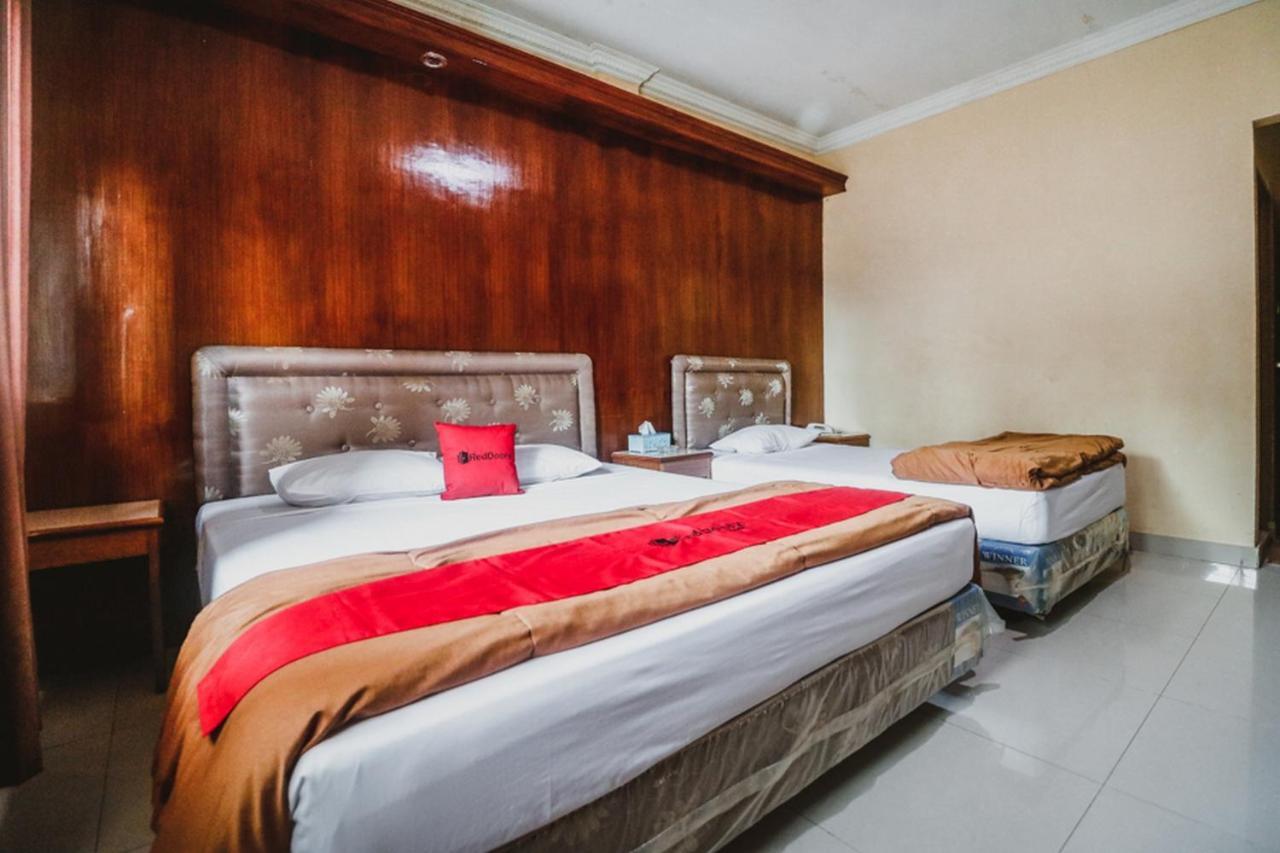 Reddoorz Plus Near Jambi Prima Mall Buitenkant foto